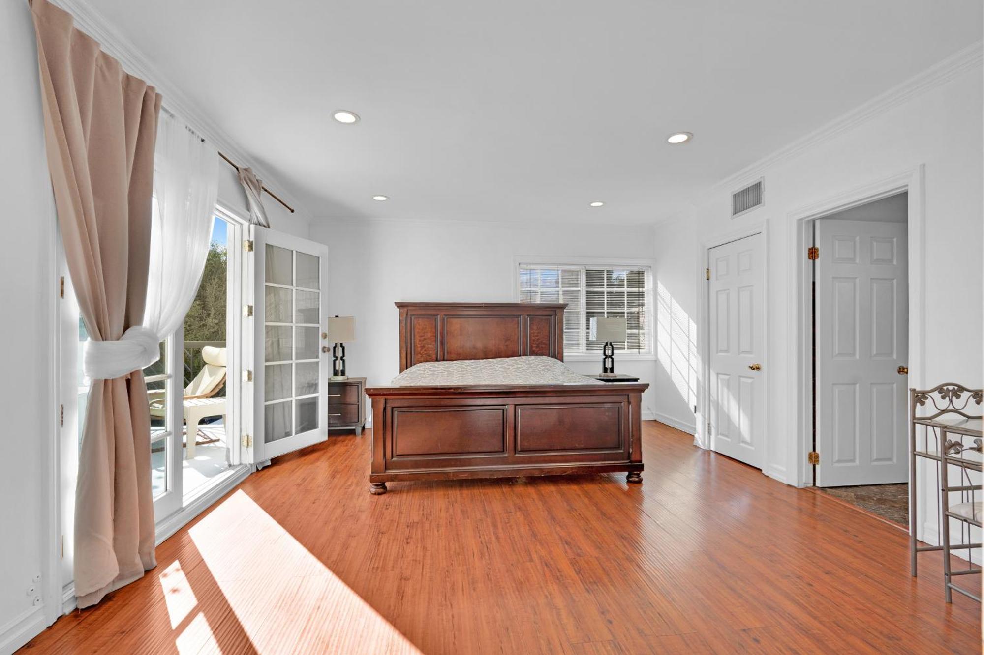 Luxury 3 Bed 3 Bath With View 5 Mins To Rodeo Drive Prime Location Wifi Parking Private Balcony Appartamento